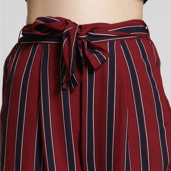 Maroon flared palazzo pants - Picture 2 of 10